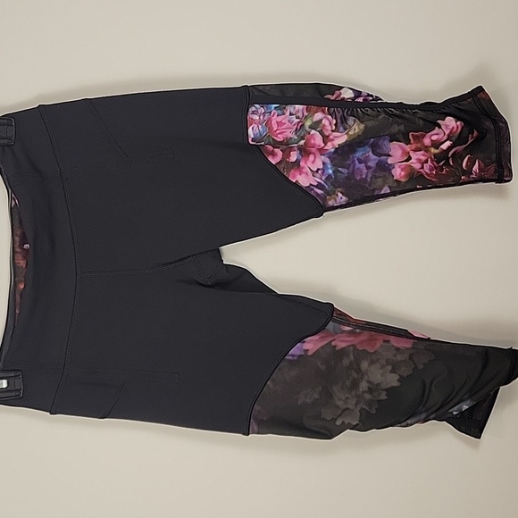 Lululemon Cropped Capri Yoga Leggings Women Size 4 Floral Low Rise - Picture 1 of 10
